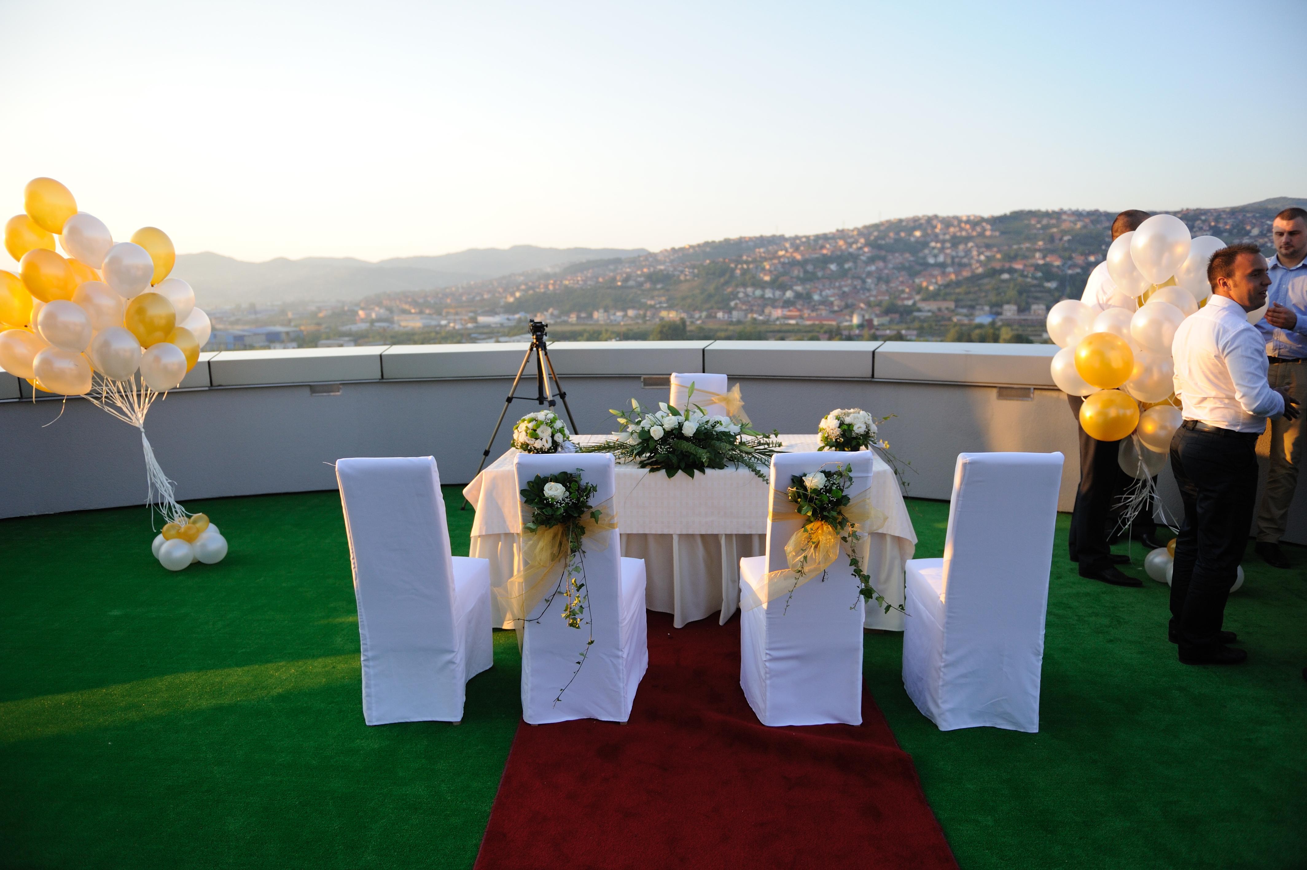拉顿广场酒店 塞拉耶佛 外观 照片 Wedding on the roof