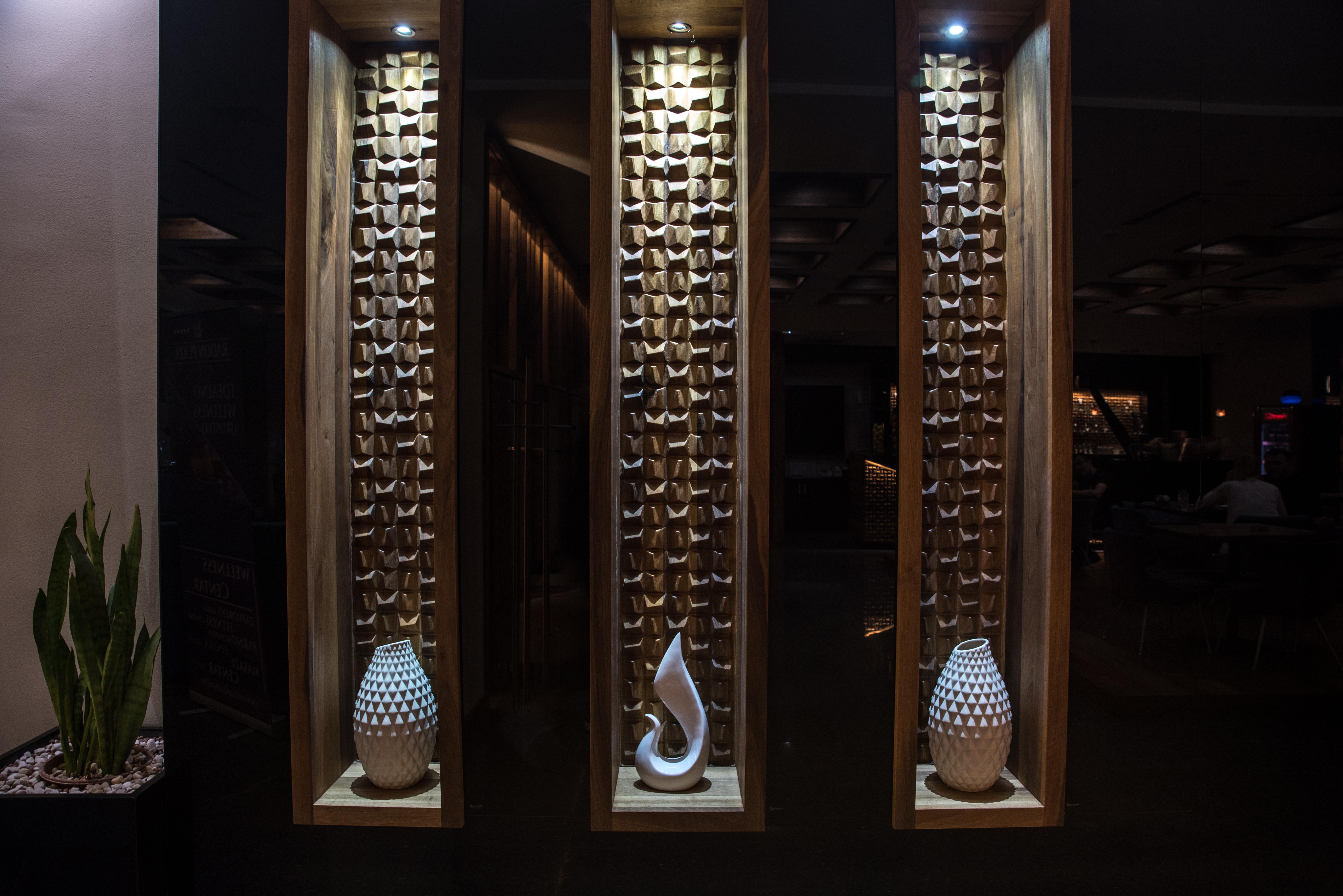 拉顿广场酒店 塞拉耶佛 外观 照片 Wine rack at the restaurant