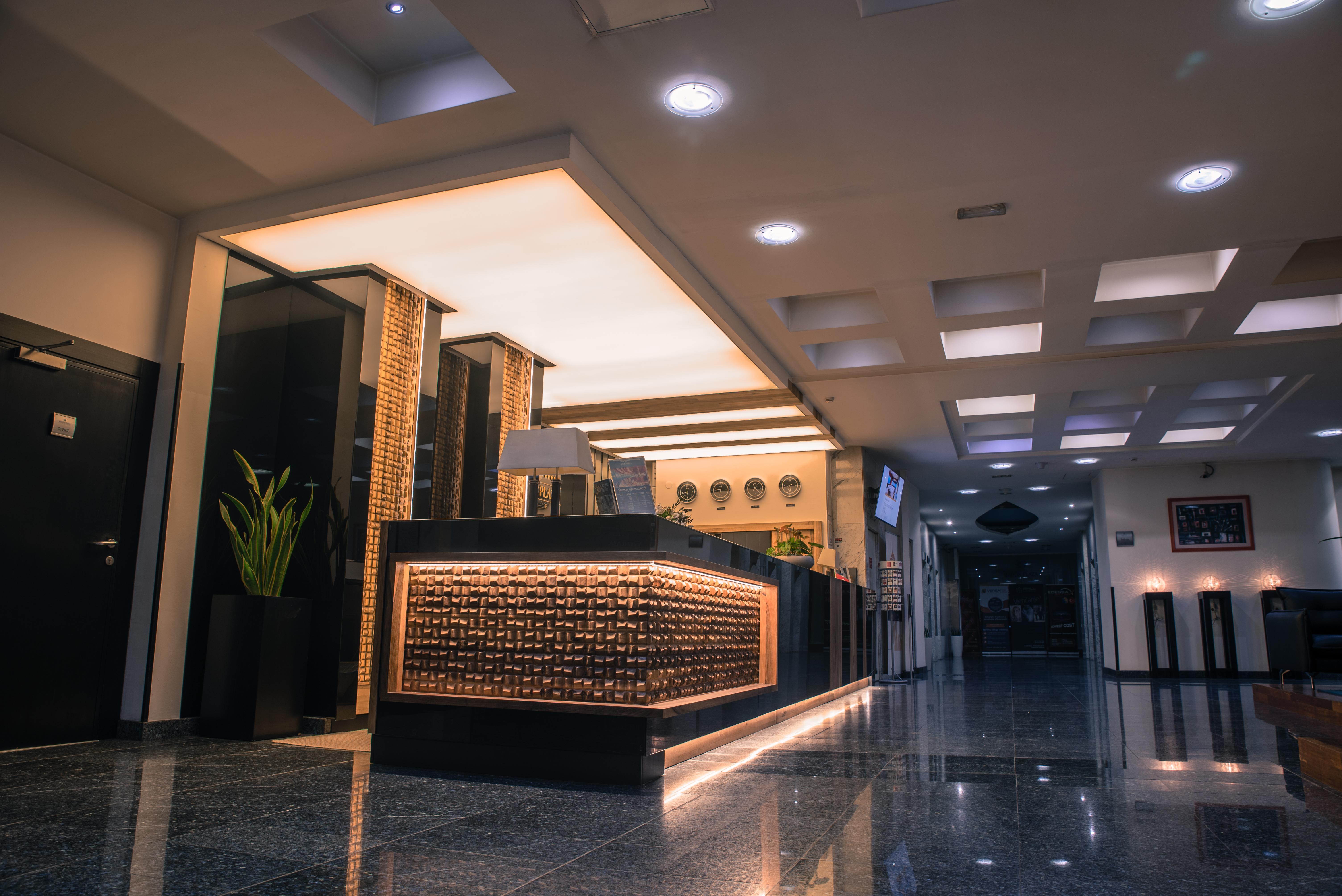 拉顿广场酒店 塞拉耶佛 外观 照片 Reception