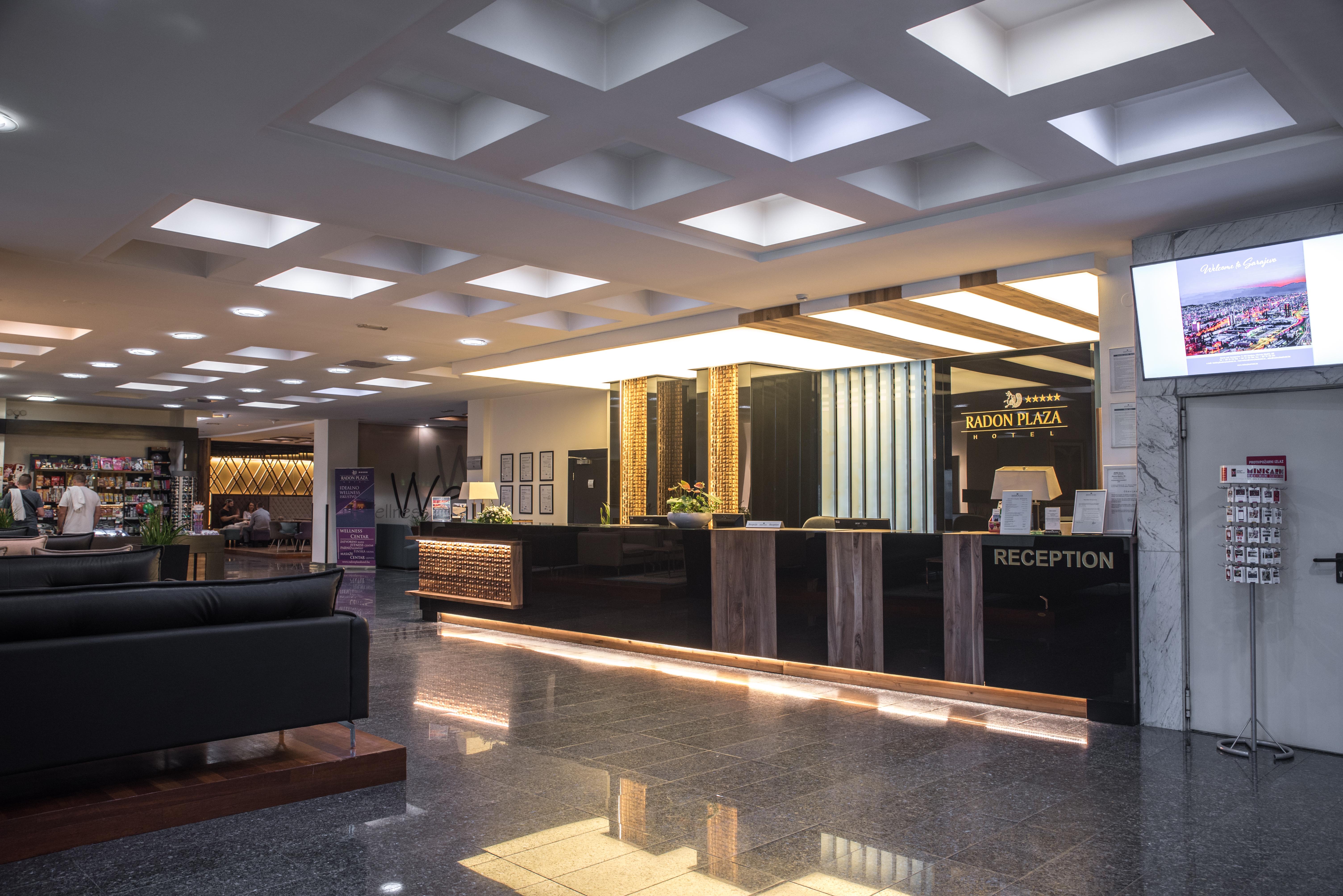 拉顿广场酒店 塞拉耶佛 外观 照片 Reception