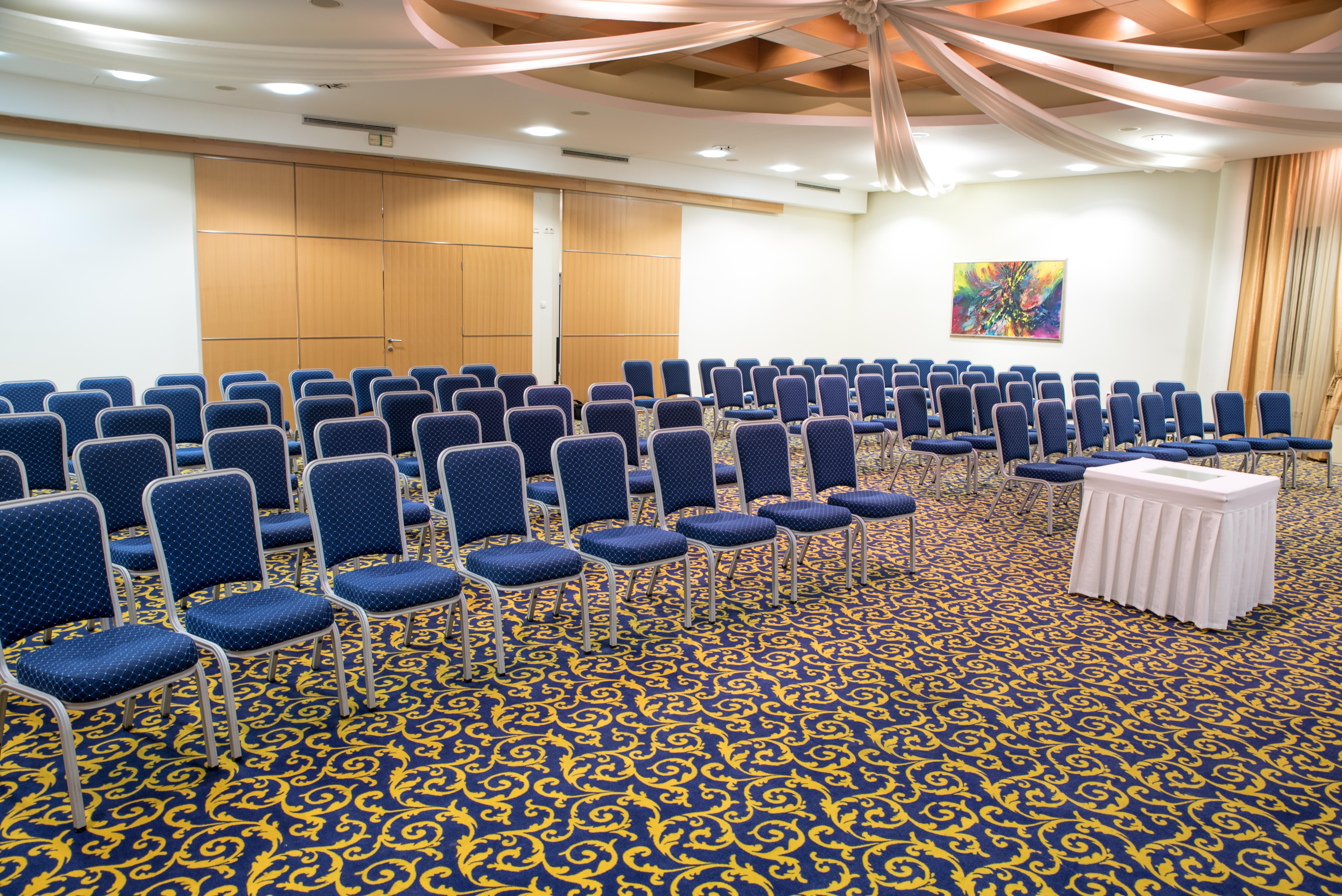 拉顿广场酒店 塞拉耶佛 外观 照片 The hotel's conference room