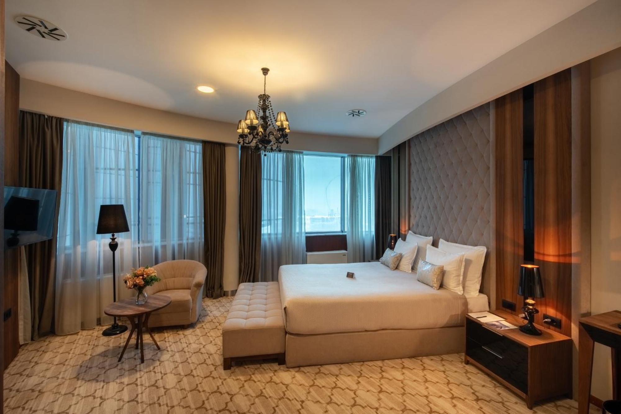拉顿广场酒店 塞拉耶佛 外观 照片 A bedroom at the hotel